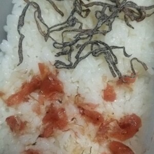 お弁当のご飯に　梅かつお&塩昆布の2段ご飯